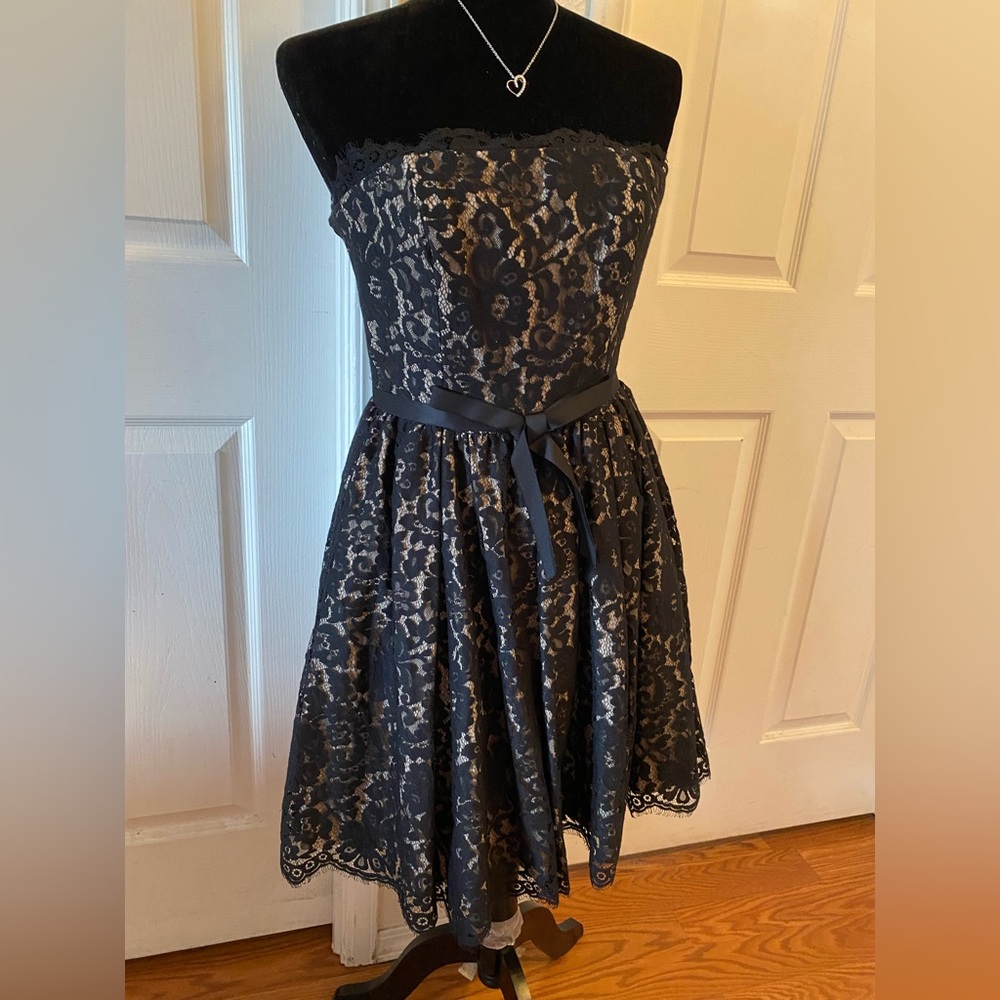 Robert Rodriguez Black and Cream Lace Dress